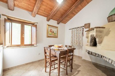 Modernes Ferienhaus in Guardavalle in Seenähe