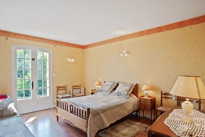 Herrliche Villa mit privatem Garten in...