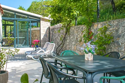 Gemütliches Ferienhaus in Podgora