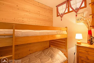 Kleine Chalet-Atmosphäre mit Bergblick.