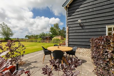 Schönes Ferienhaus in Grijpskerke mit Garten