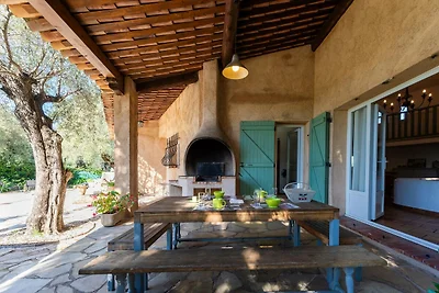 Geräumige Villa mit Garten in der Nähe von...