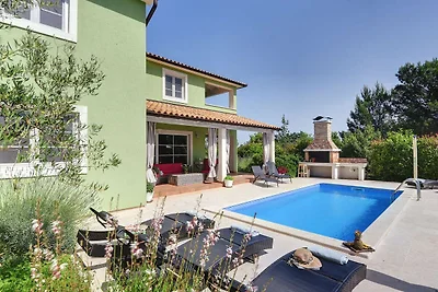 Villa con piscina e jacuzzi