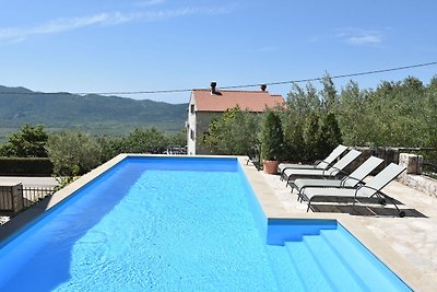 Authentische Villa mit Swimmingpool in Gruda