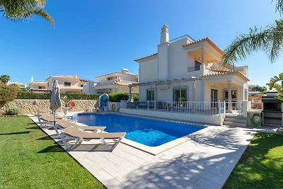 Luxusvilla mit privatem beheiztem Pool
