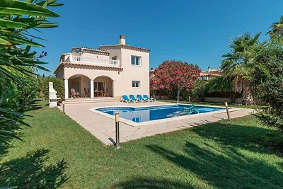 Villa in Sant Pere nahe Strand und Pool