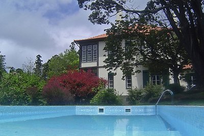 Schöne Villa in Santo António da Serra mit...