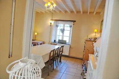 Gemütliches Ferienhaus mit Pool in Borlon