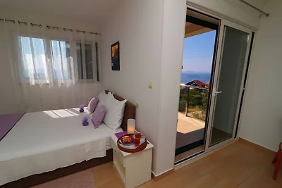 Charmantes Ferienhaus in Cara mit...