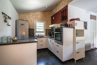 Moderne Villa mit privatem Pool