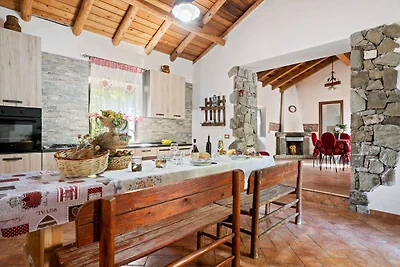 Incantevole casa con giardino privato a...