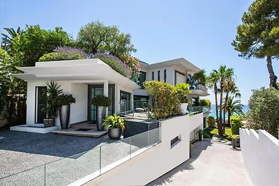 Luxury Seafront Villa with 2 Private Pools