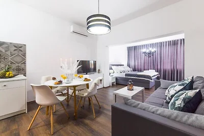 Five bedroom Villa