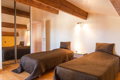 Geräumige Villa mit privatem Pool und Sauna