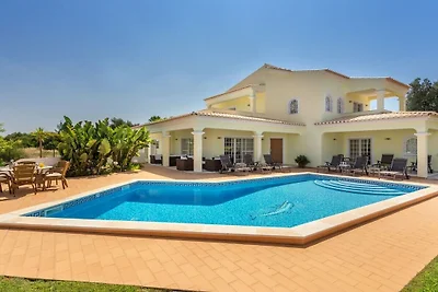 Villa in Alvor met zwembad