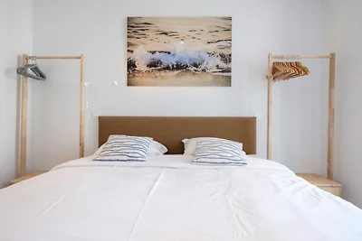 Elegante Wohnung mit seitlichem Meerblick