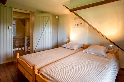 Boerderij met heuvels in Komen-Waasten