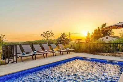 Villa a Mugeba con piscina