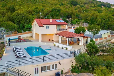Luxuriöse Villa in Nova Sela mit beheiztem...