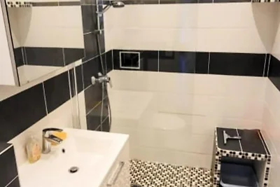 Wohnung in Agay mit Meer- und Poolblick