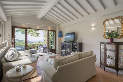 Verlockendes Ferienhaus in Cortona mit Pool