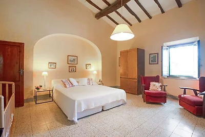 Ruhiges Ferienhaus in Ponsacco mit Pool