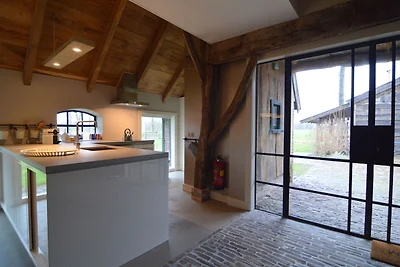 Stilvolles Bauernhaus mit Garten und Sauna