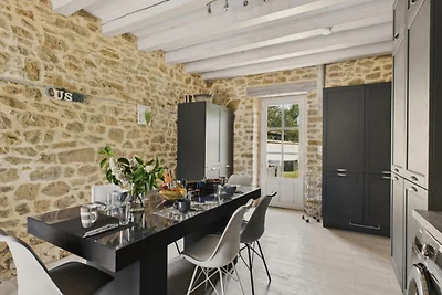 Huis in Saint-Julien met verwarmd zwembad