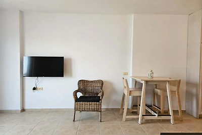 Moderno monolocale con balcone