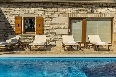 Villa a Sveti Lovreč con piscina