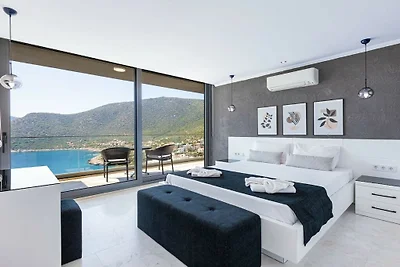 Villa in Kalkan mit Schwimmbecken