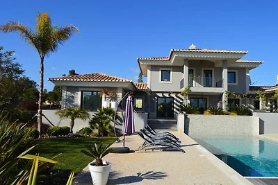 Villa moderna con piscina vicino a Carvoeiro