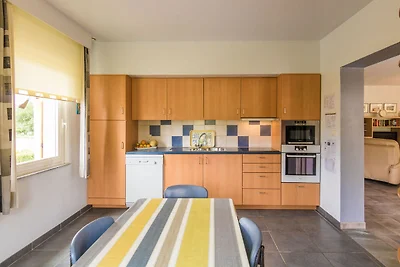 Moderna casa vacanze con piscina