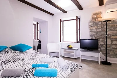 Piran Downtown Chic and Cozy Apartments - Sta...