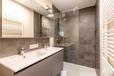 2-Zimmer-Wohnung mit seitlichem Meerblick