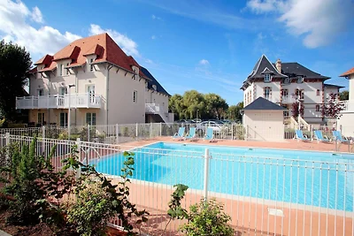 Schöne Wohnung im lokalen Stil