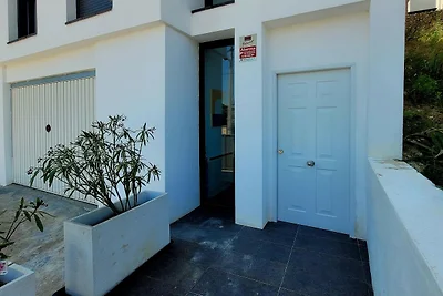 Stilvolle, moderne Villa am Stadtrand von...