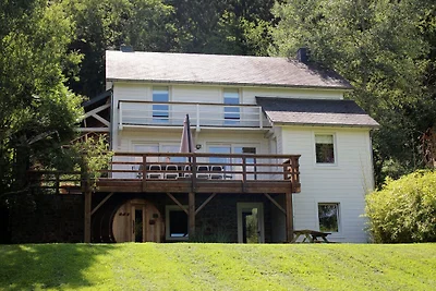 Geräumiges Ferienhaus in Rendeux mit Sauna