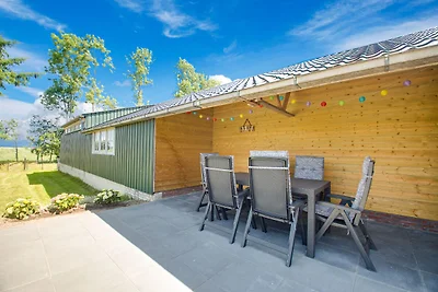 Vakantiehuis in Langezwaag met terras