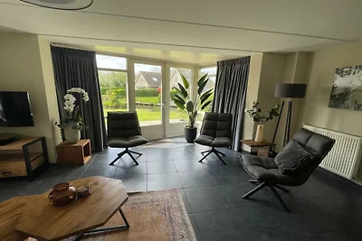 Villa in Medemblik met terras en wifi.
