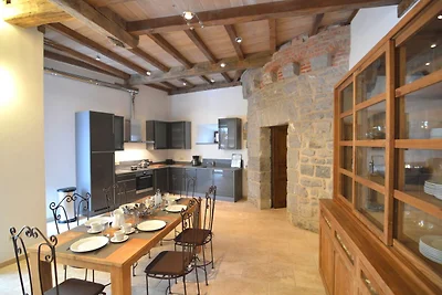 Moderna casa vacanze a Senzeille con giardino