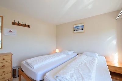Modernes Ferienhaus in Rendeux mit Hallenbad