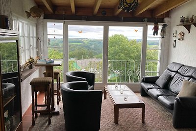 Casa di vacanza con balcone nell'Ittel Eifel