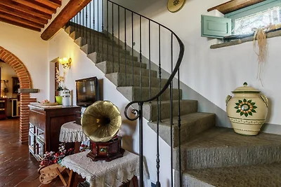 Noble Villa in Cortona mit Swimmingpool