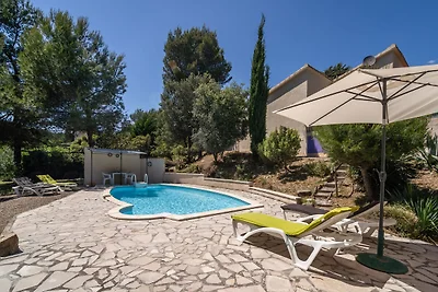 Moderne Villa mit privatem Pool