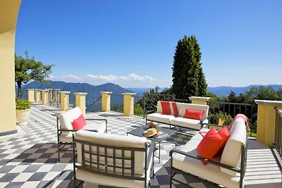 Luxuriöse Villa im Piemont mit Whirlpool