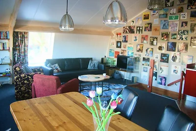 Zuhause mit Vinyls, Fahrrädern und...