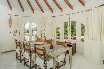 Wunderschöne Villa mit eigenem Swimmingpool i...