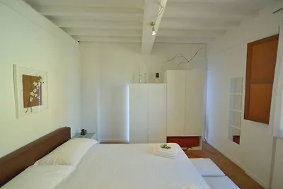 Gemütliche Wohnung mit Schwimmbad und Garten