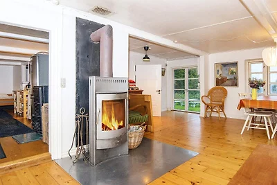 Casa vacanze sul lago con foresta